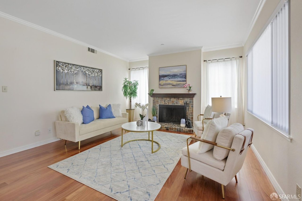 1110 Bayswater Ave #101