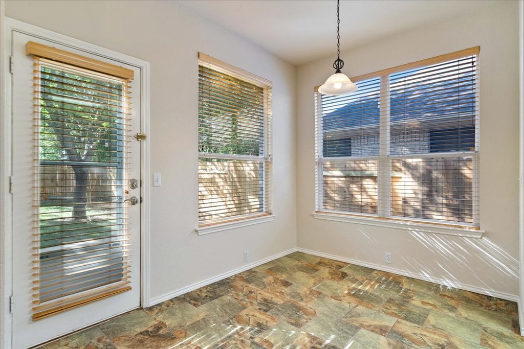 10937 Colonel Winn Loop
