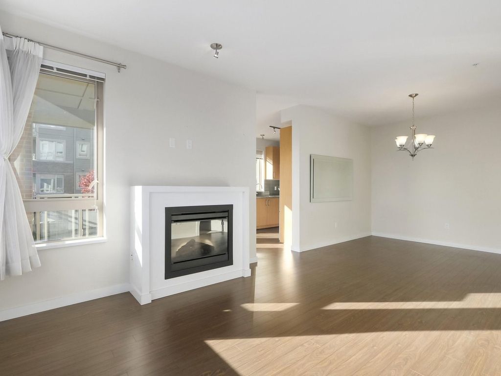 119 W 22nd St, #222