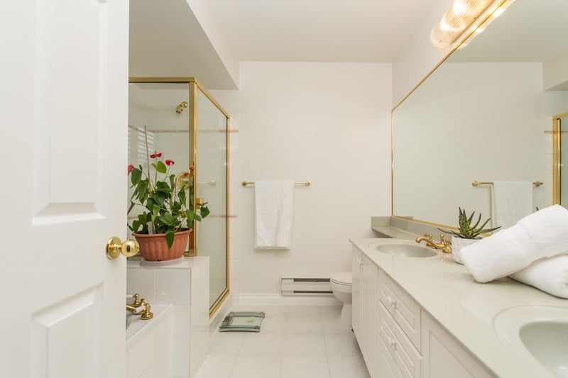 2-2979 Panorama Dr