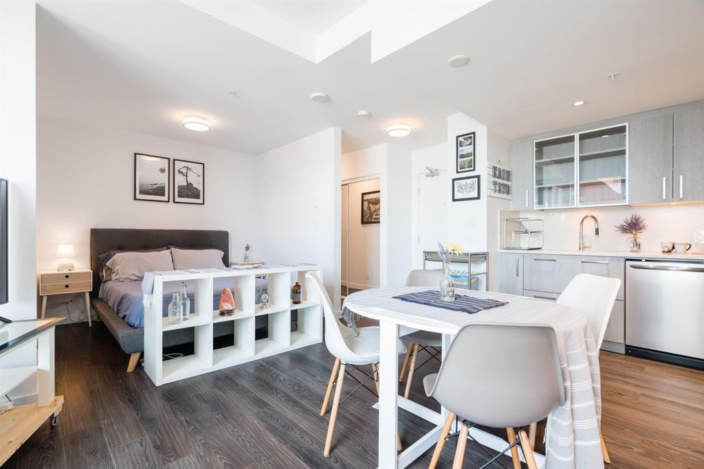933 E Hastings St, #716