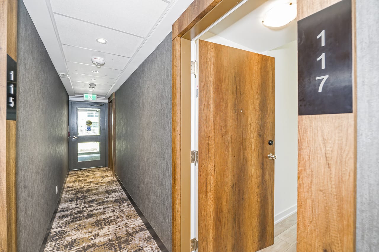 251 Manitoba St Unit: 117