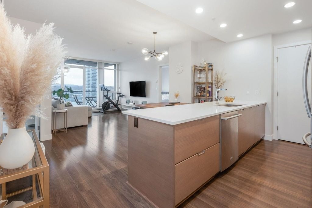2077 Rosser Ave, #1304
