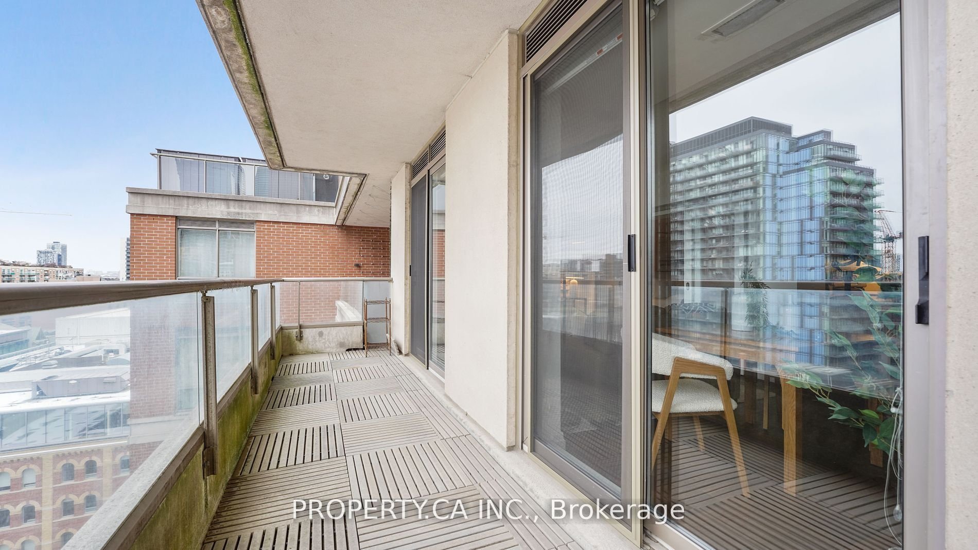 168 King St E 1212