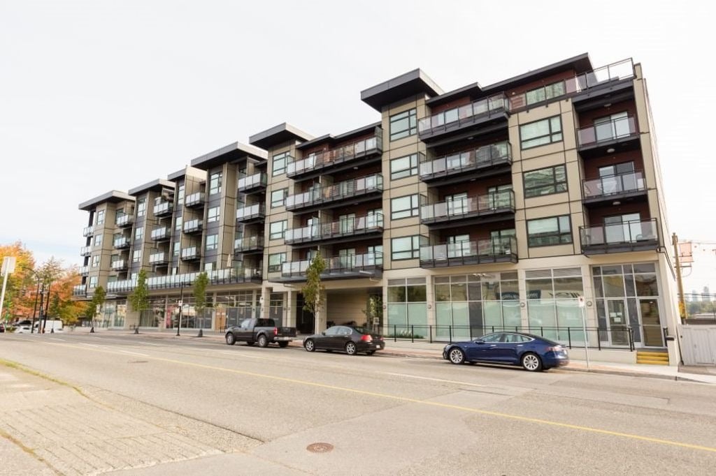 4468 Dawson St, PH501
