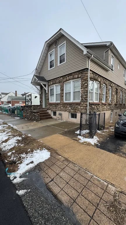 22 Garfield Ave #2