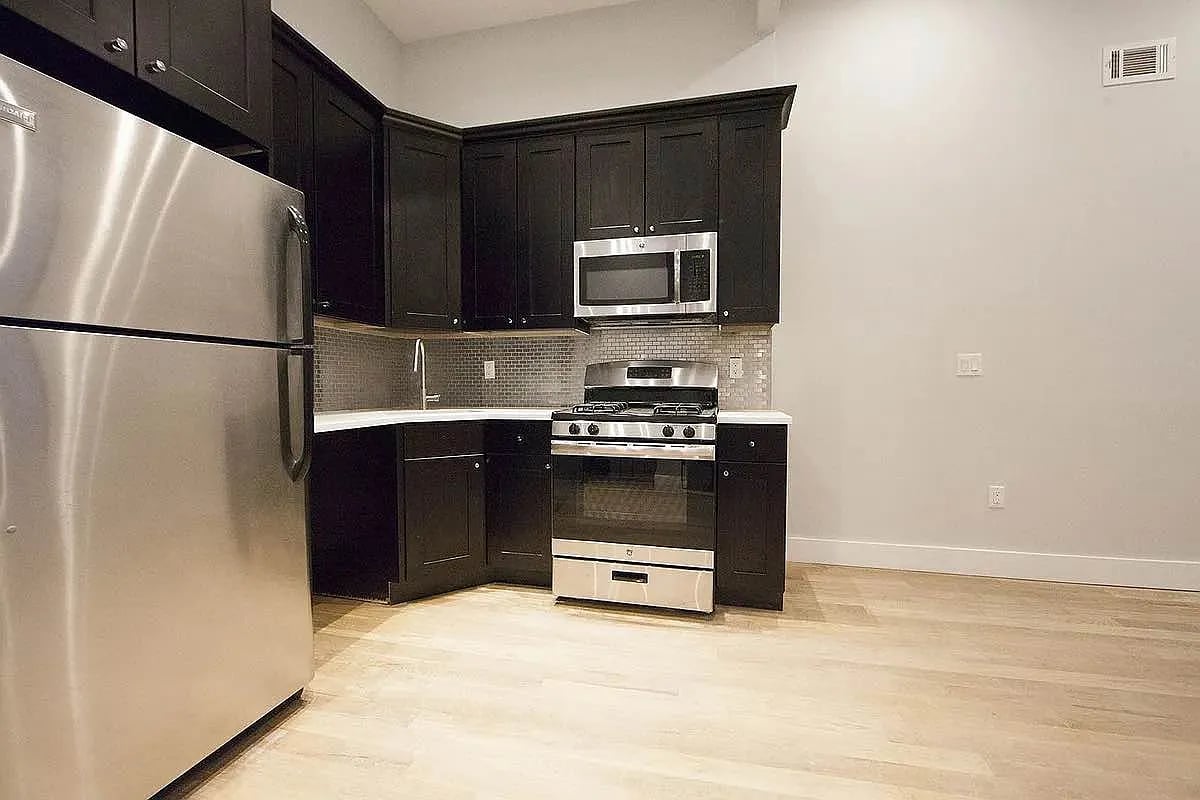 613 Woodward Ave 1B
