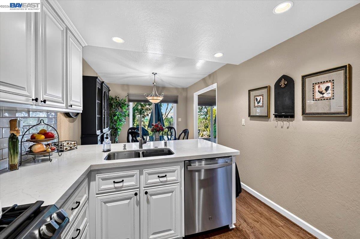 525 Silver Oak Ln