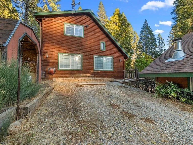 20172 Manzanita Way