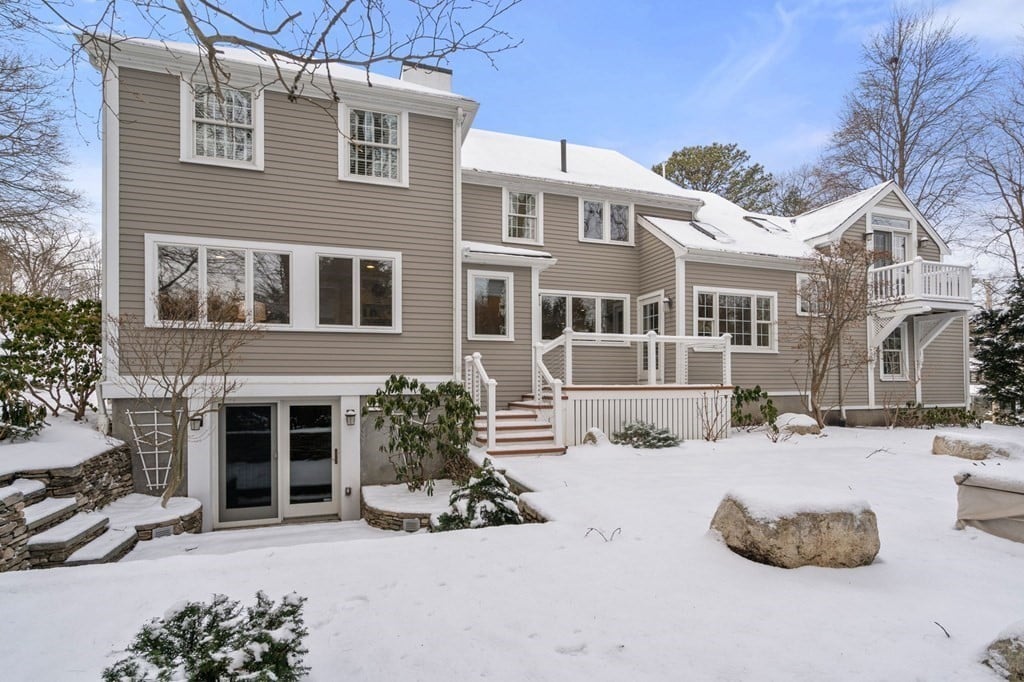 8 Lincoln Cir