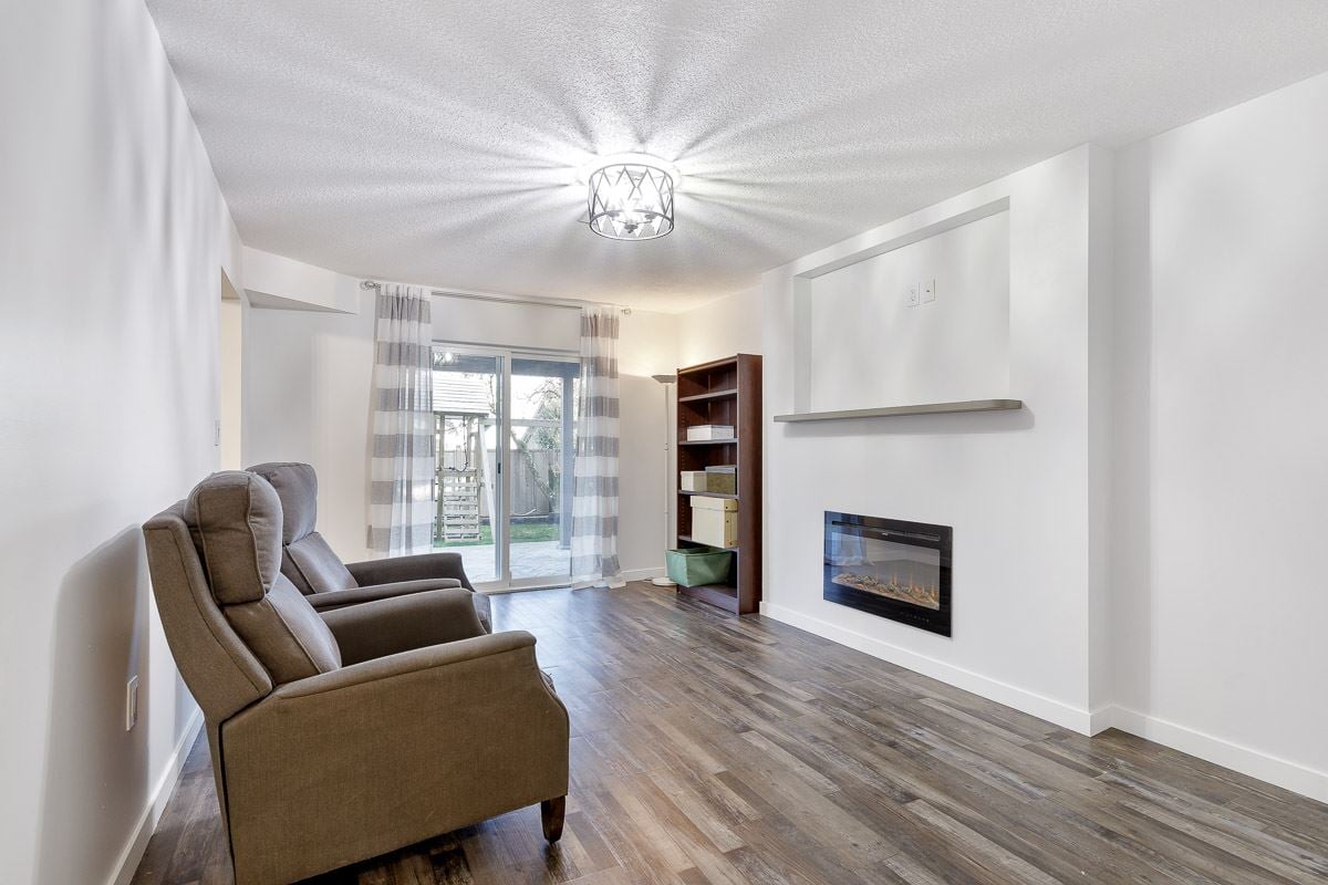 469 Cariboo Cres