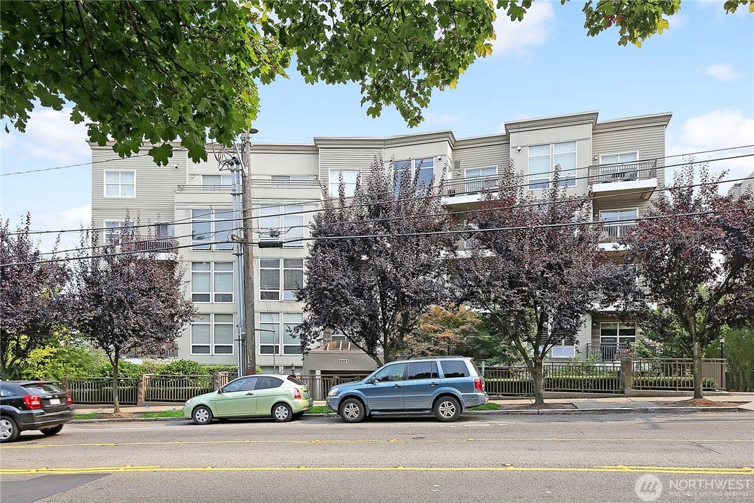 3221 SW Avalon Way #505