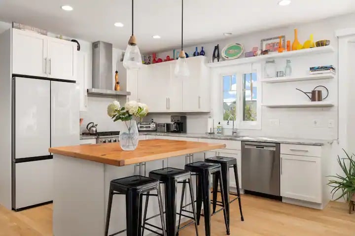 #38 Stunning Colonial