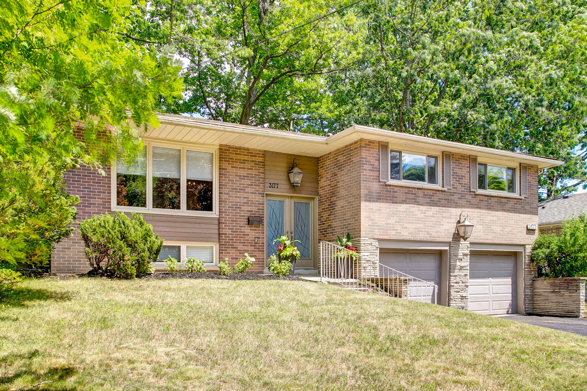 3177 The Credit Woodlands