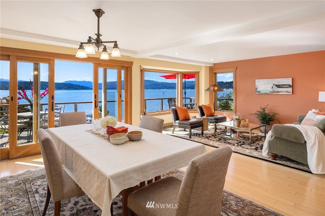 1062 W Lake Sammamish Pkwy NE