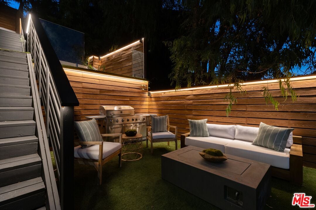 7853 Willow Glen Rd