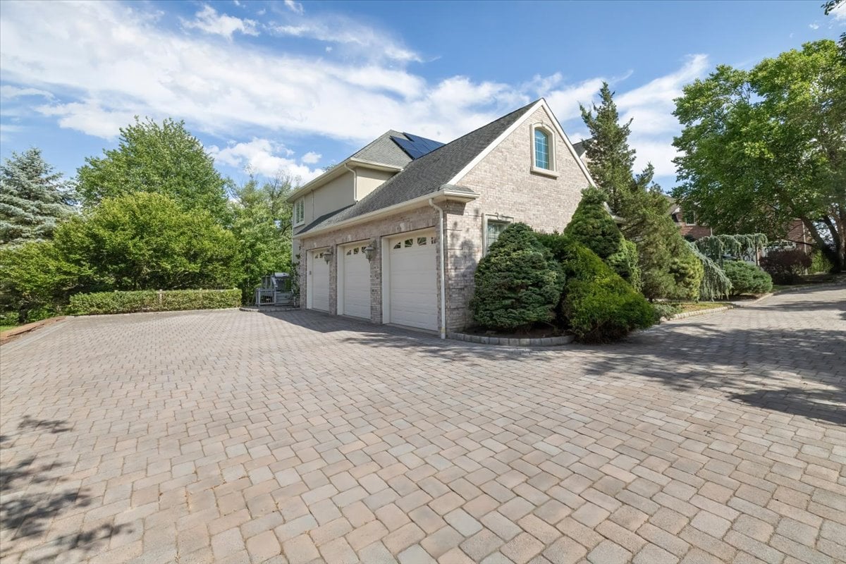 4 Centennial Ct, Totowa, NJ