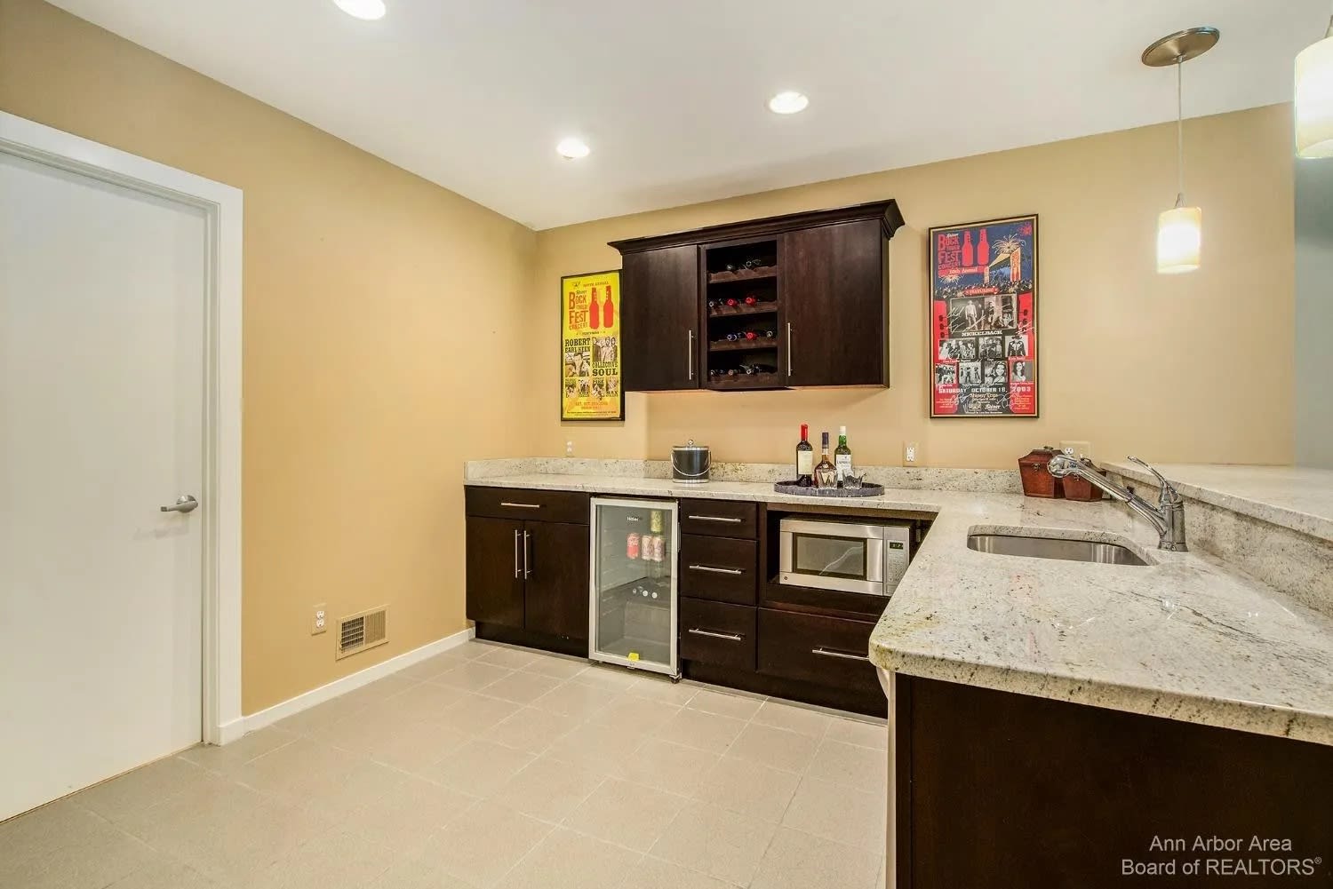 2566 Thornapple Drive, Ann Arbor, MI 48103