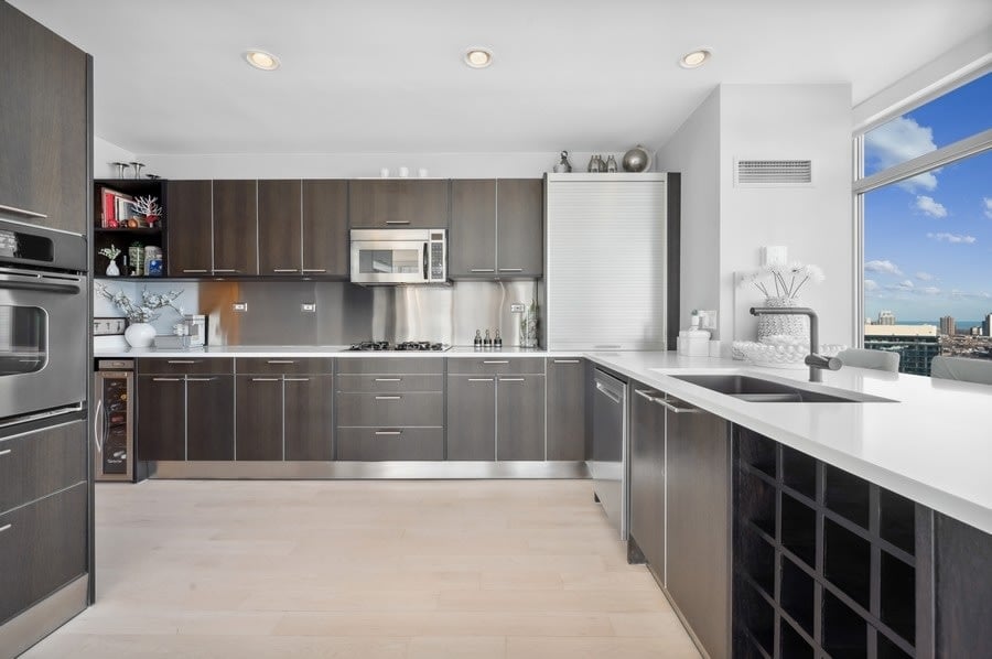 510 W Erie St #2301