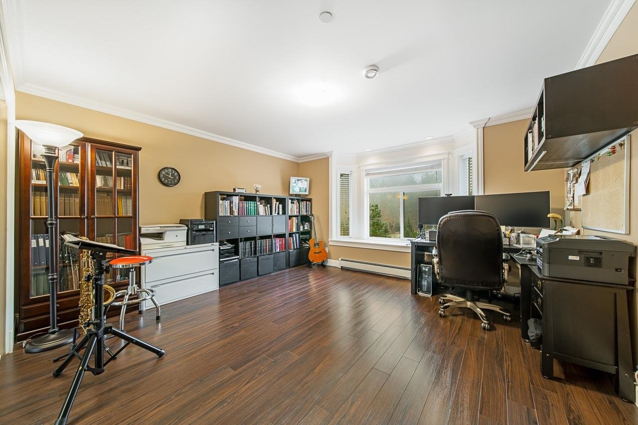 12362 238 St