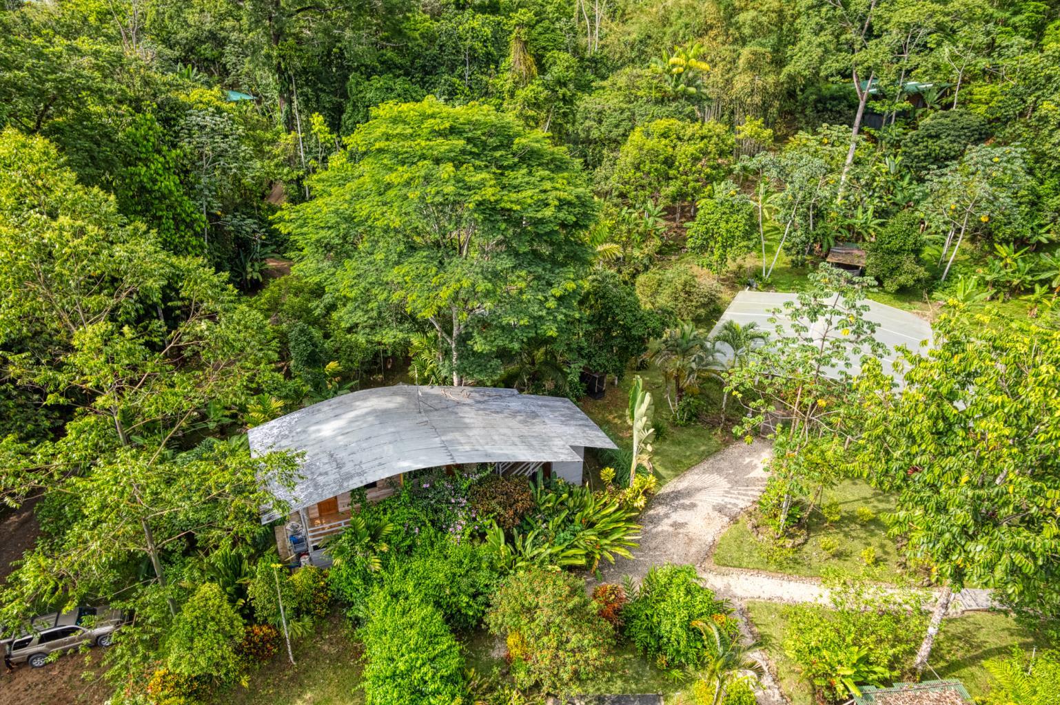 Exceptional Retreat Center on 62 Acre in Tinamastes