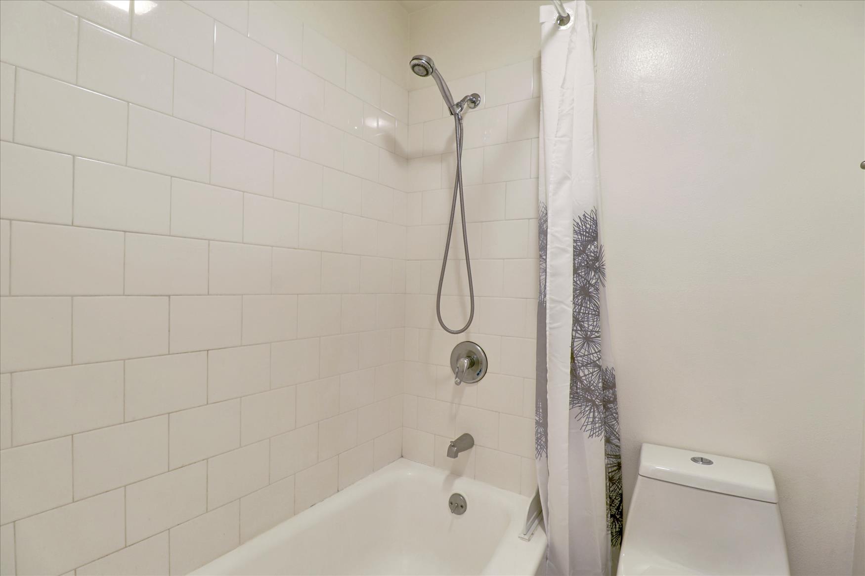 425 Orange St, #310