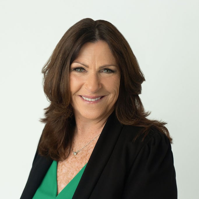 Debbie Goldstein Cary, NC Real Estate Agent Headshot