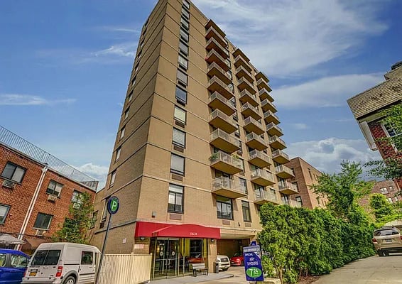 11624 Grosvenor Lane Unit: 14D