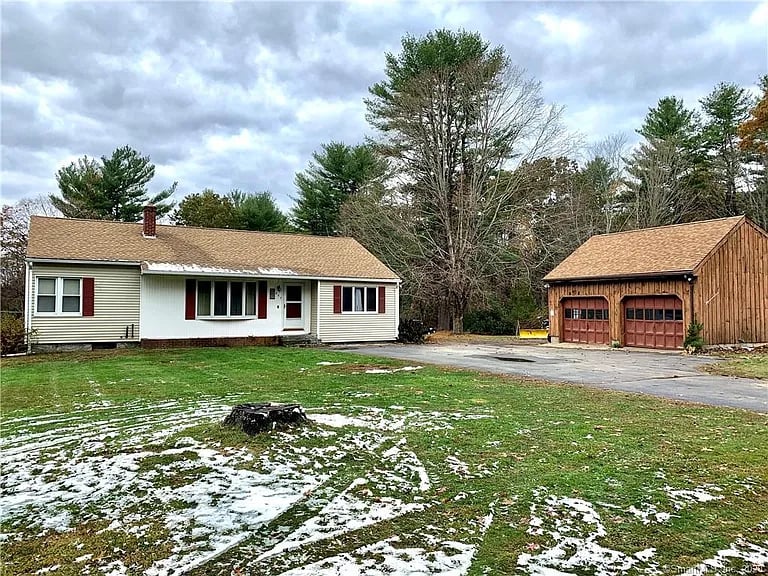 457 Wauregan Rd