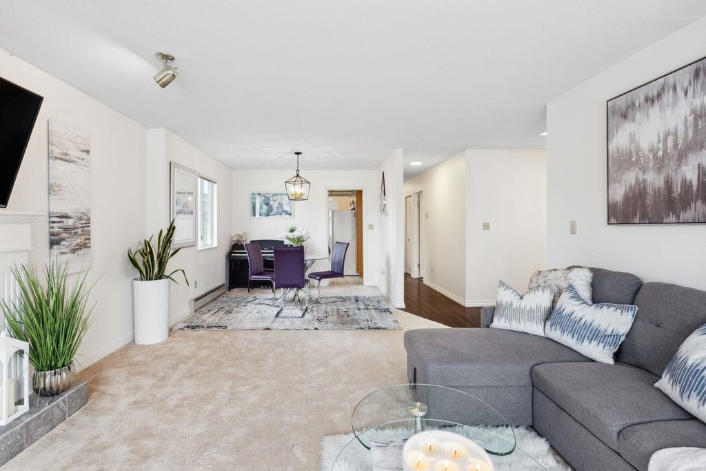 21 E King Edward Ave
