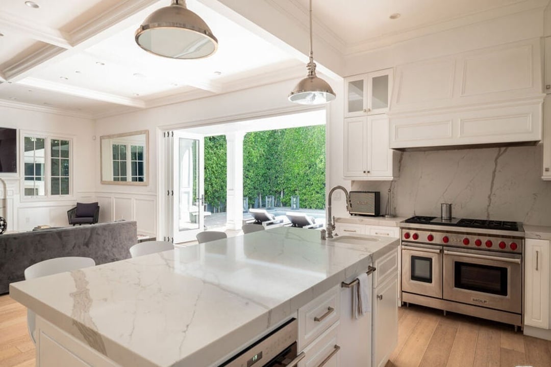 Highcliff Vista, N Stanley Ave, 90036