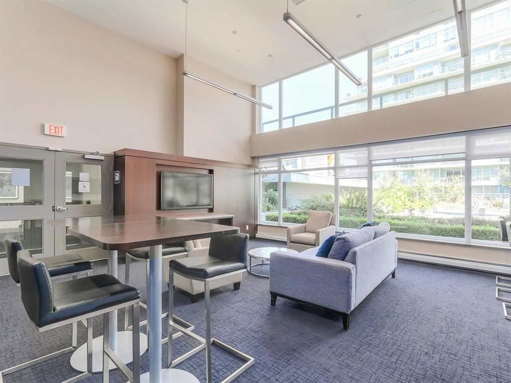 1708 Columbia St, #1101