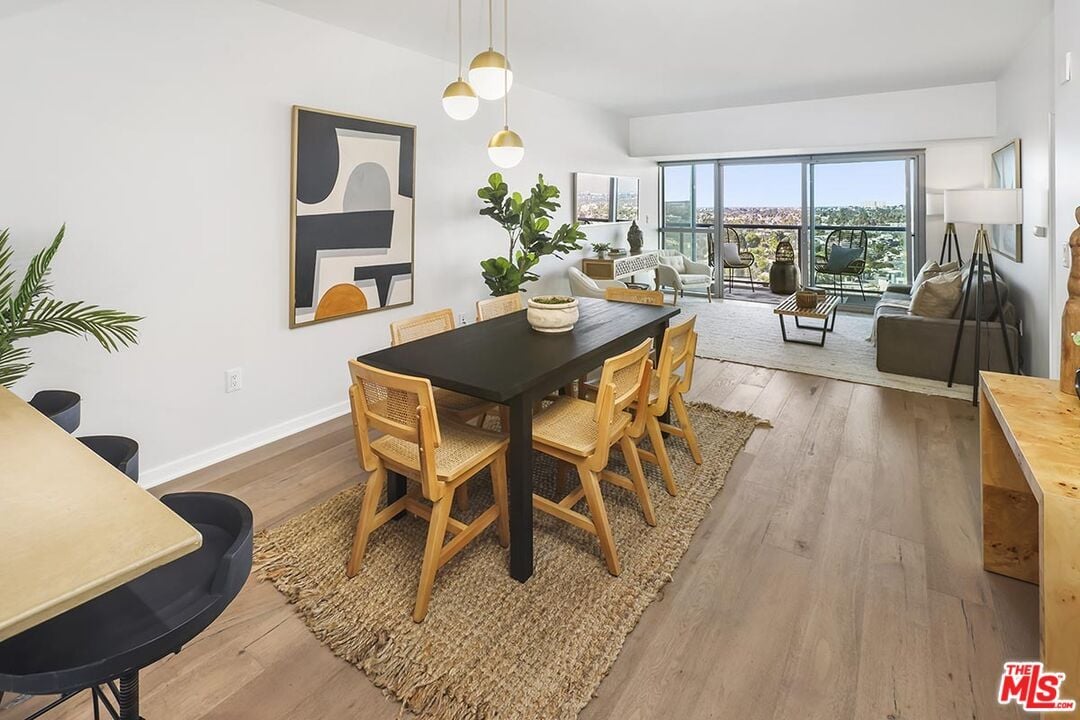 13700 Marina Pointe Dr #1410