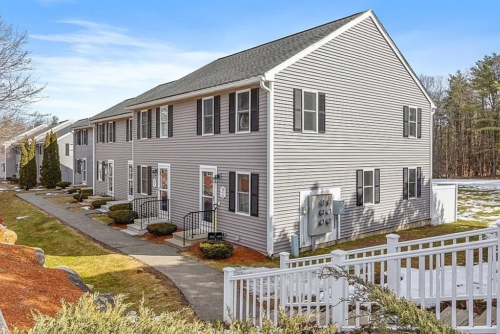 53 Olde Colonial Dr, APT 6