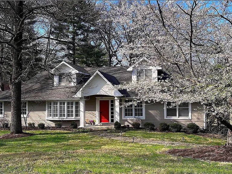12 Wakefield Dr