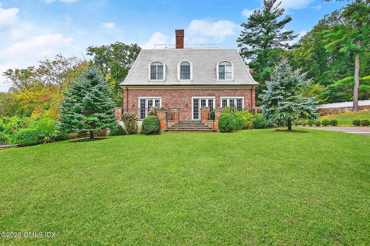 70 Sherwood Ave