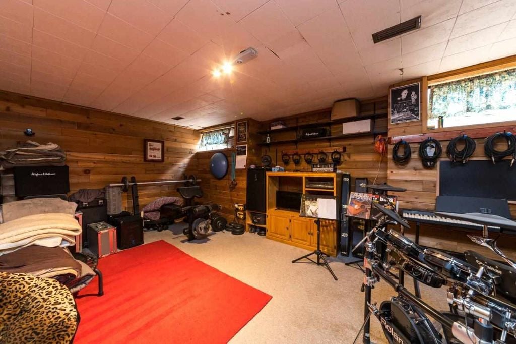 951 Old Lillooet Rd