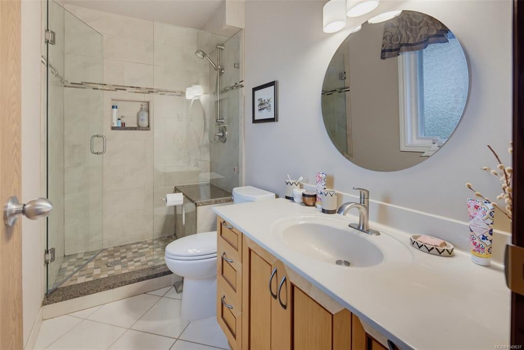 2056 Skyline Cres