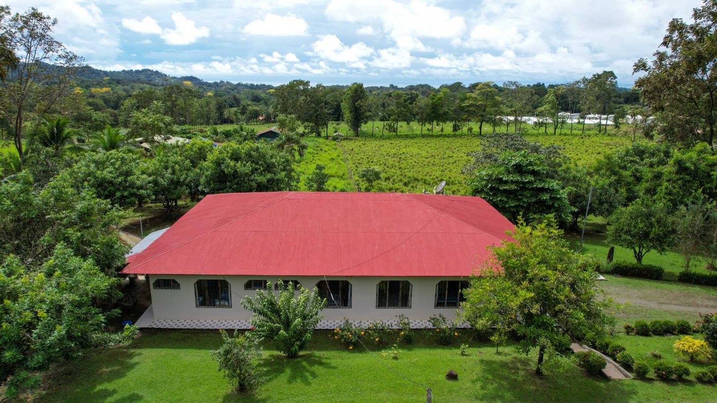 House for Sale in Ojochal, Costa Rica – Traditional Charm on 2.75 Acres