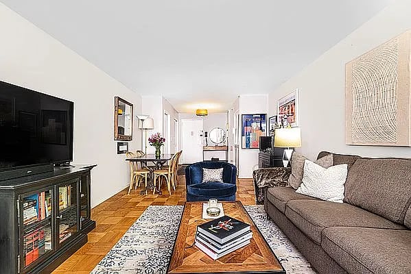 16 West 16th Street 2TS