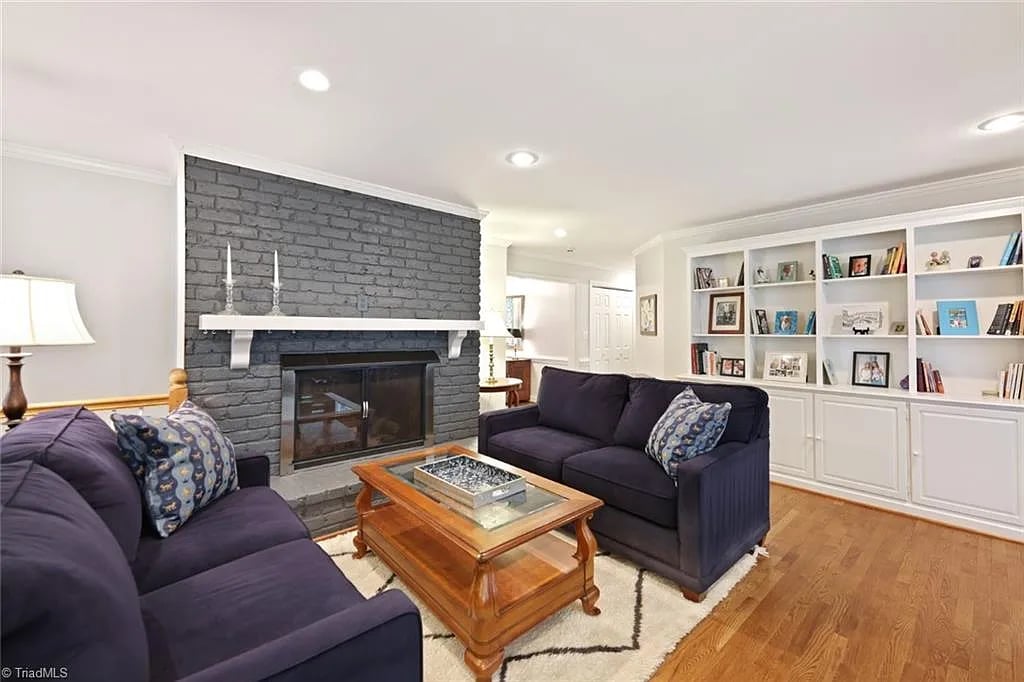 621 Nokomis Ct