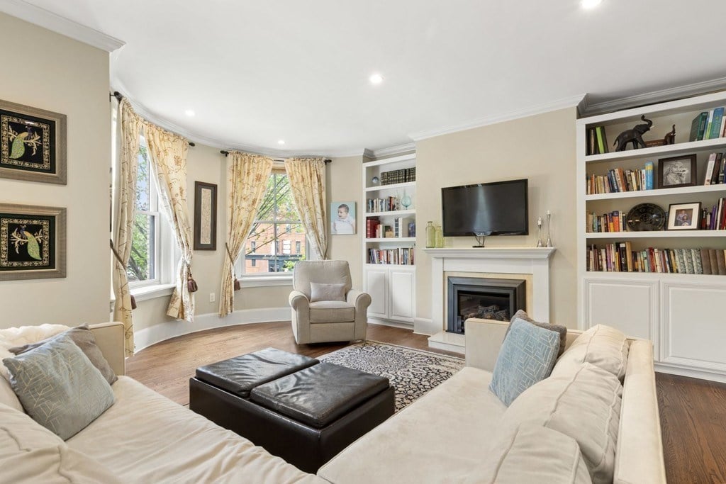 1686 Washington St #3