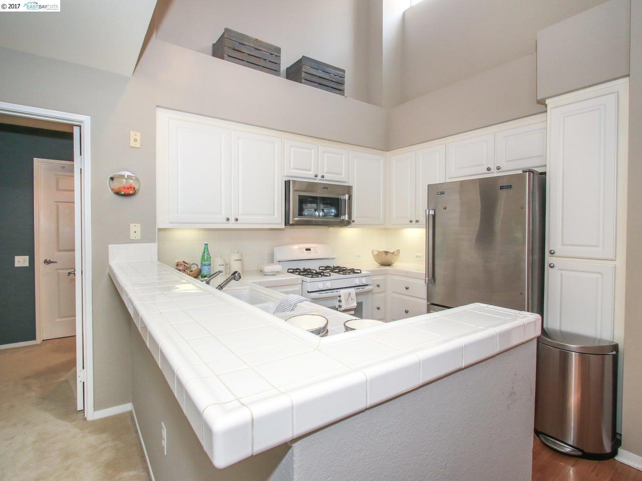 220 Caldecott Ln, #310