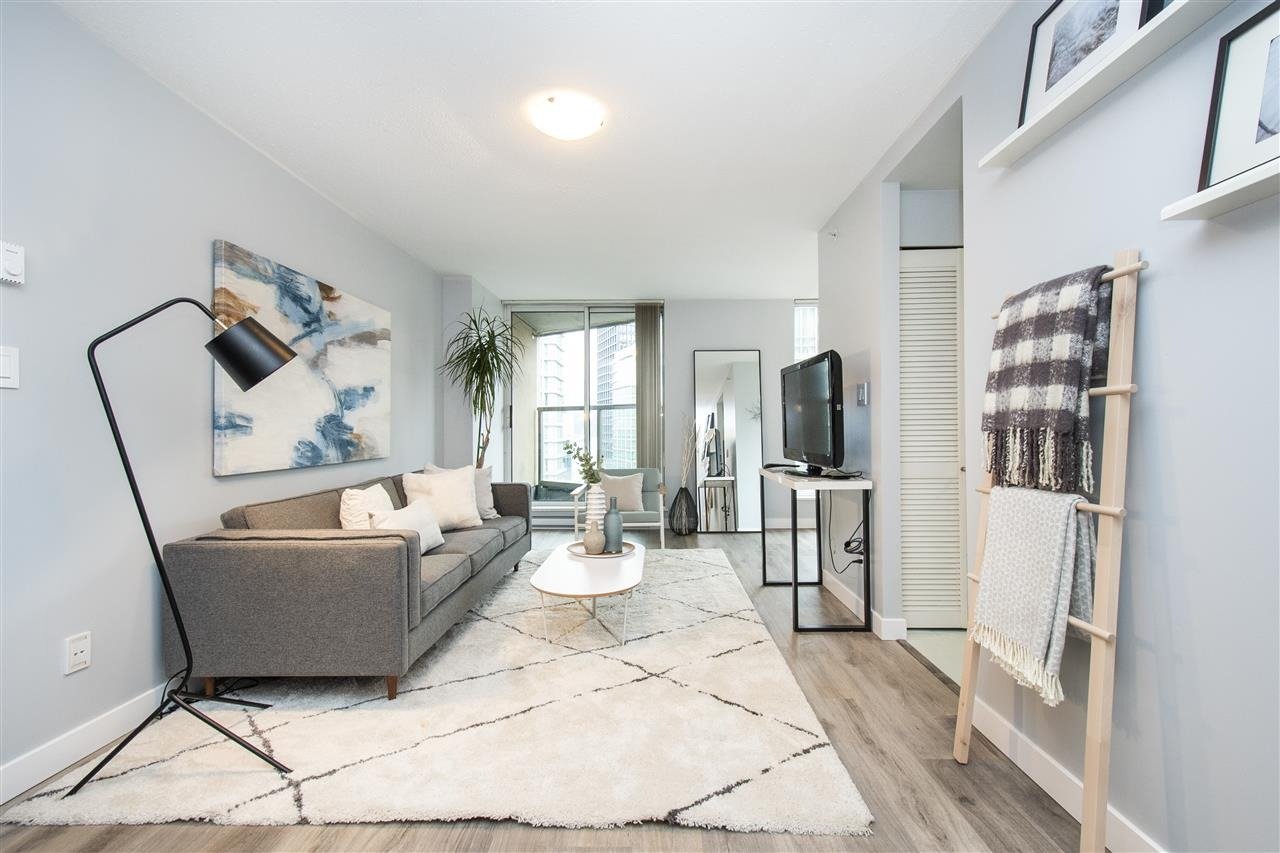 1166 Melville St, #1501