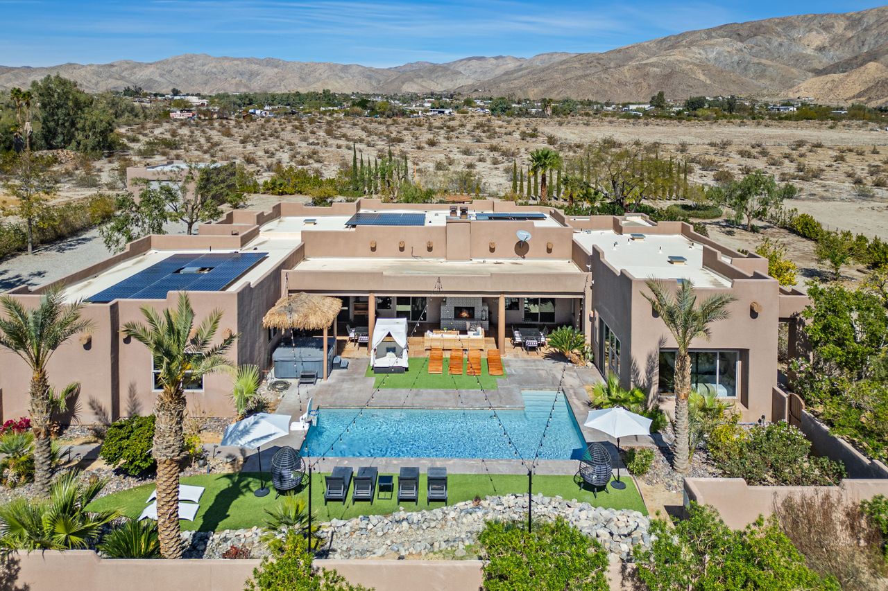 Desert Mountain View Escape