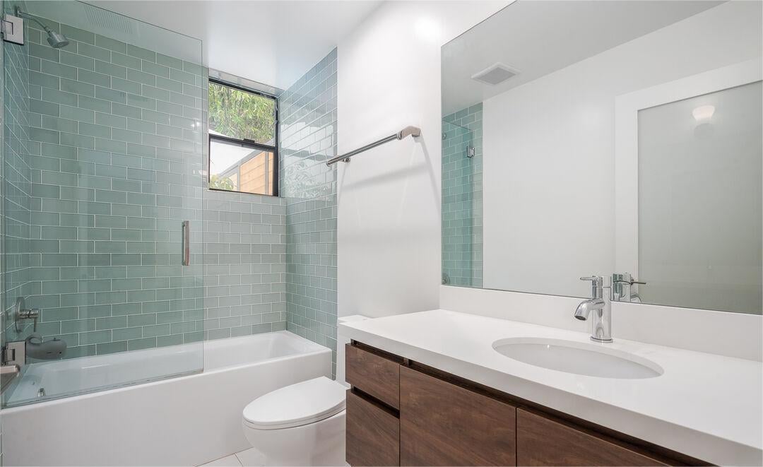 Modern Condo Living in Prime Silver Lake Location