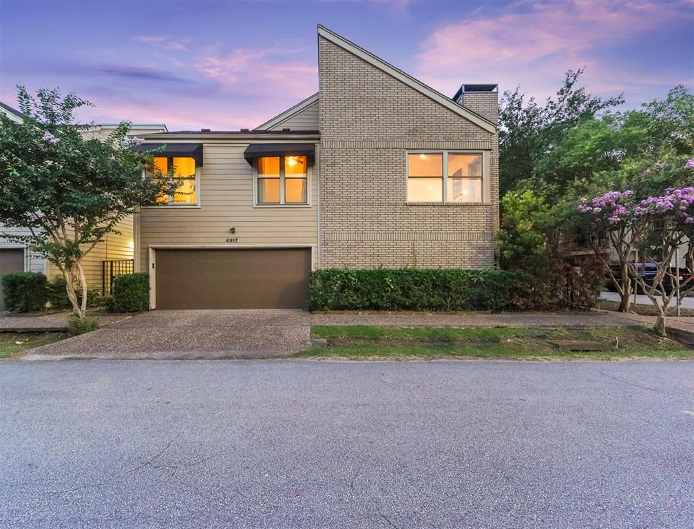 4917 Feagan St