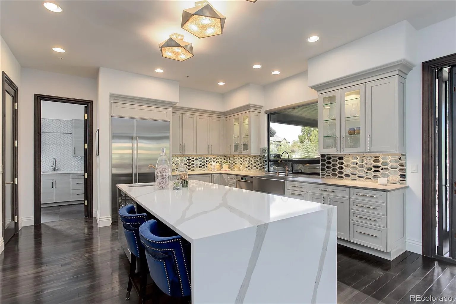 6111 Huron Pl