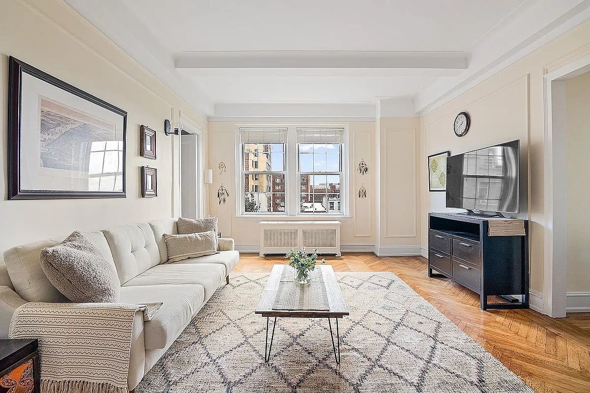 90 8th Ave #6E