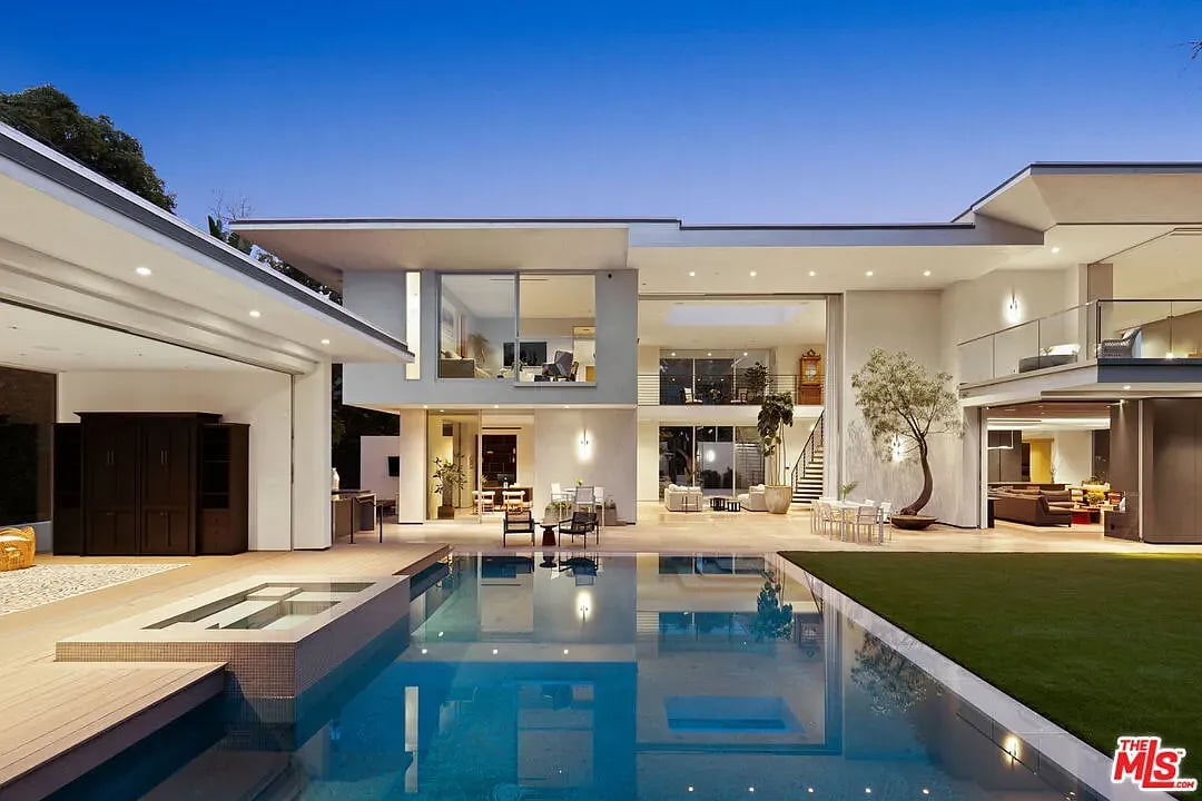 835 San Vicente Blvd